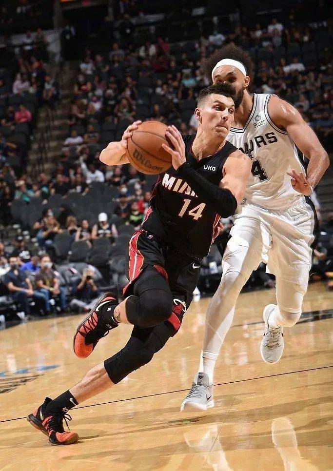 包含Rookie新星关键助攻表现惊艳,热火未来可期!的词条 包含Rookie新星关键助攻表现惊艳,热火未来可期!的词条