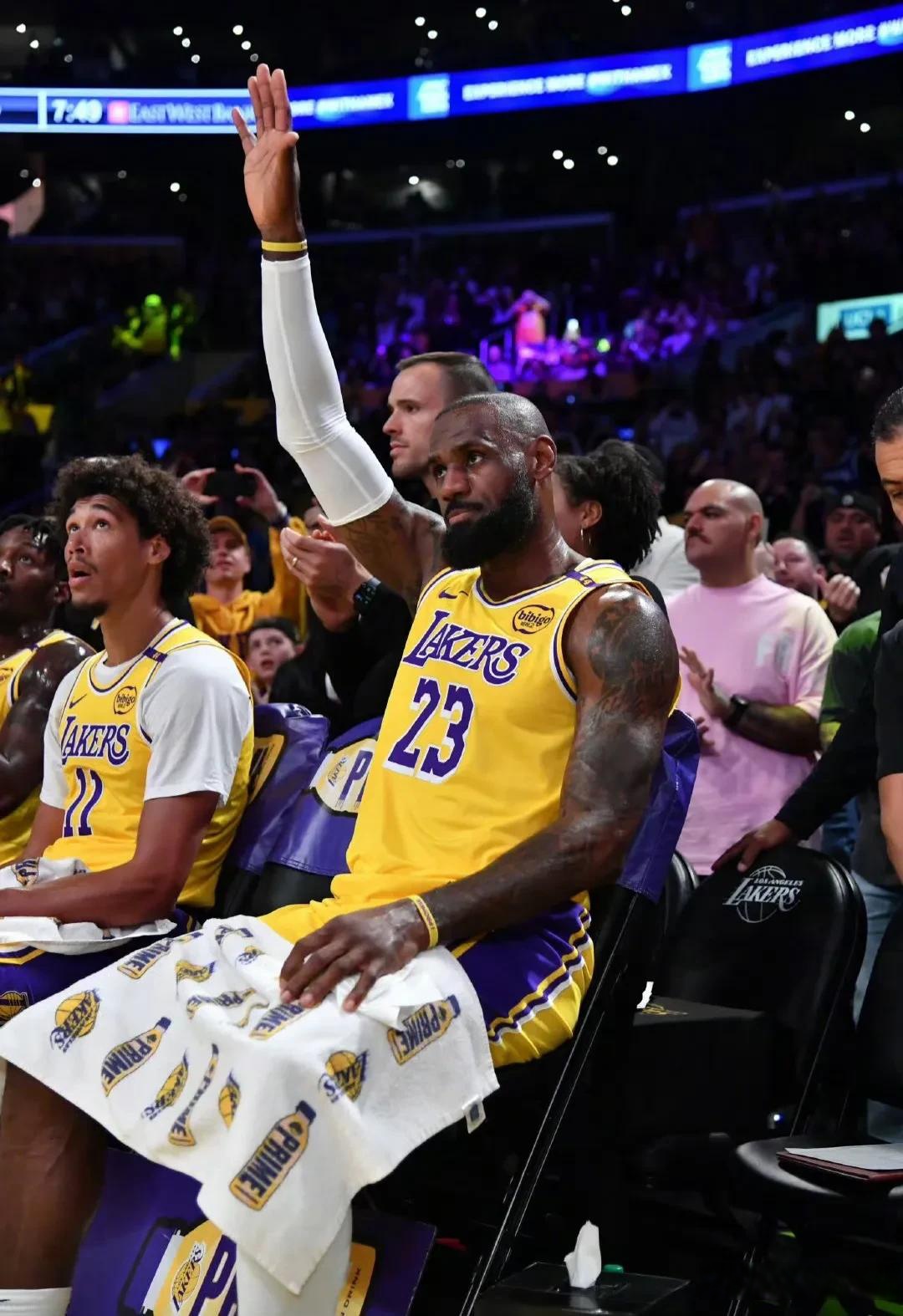 詹姆斯赛事官方发布大胜新规，日本队争议不断！的简单介绍