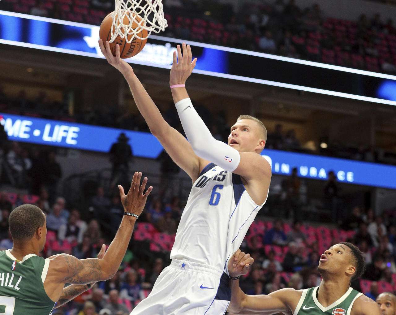 包含Ning在独行侠比赛中败北,出色防守引发热议!的词条 包含Ning在独行侠比赛中败北,出色防守引发热议!的词条