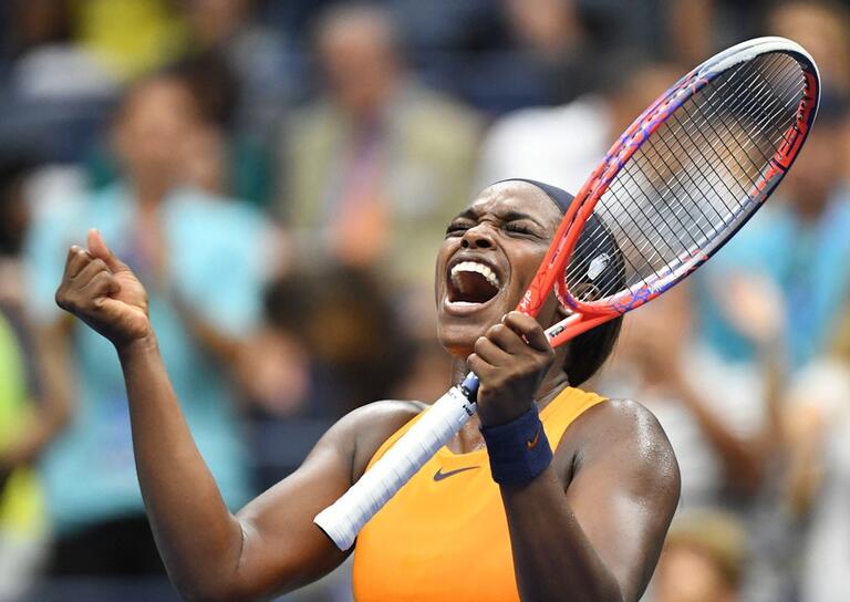 阿扎伦卡爆冷击败C9，赛况扑朔迷离引爆全场！的简单介绍